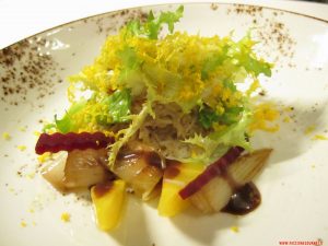 Polpa di granchio di Normandia, cipollotto, dressing di kefir, barbabietola marinata, carota gialla e uovo di quaglia stagionato, Porticciolo 84, Lecco