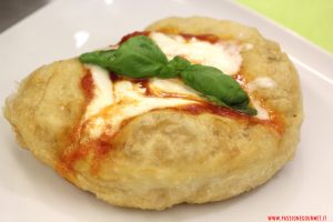 La montanara tradizionale, Pizzeria Elite, Caserta