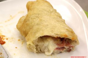 Fiordilatte, ricotta e salame, Pizzeria Elite, Caserta