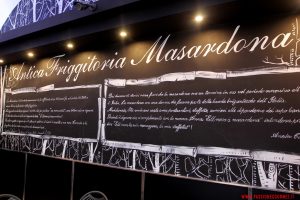 La parete della sala, Masardona, Napoli