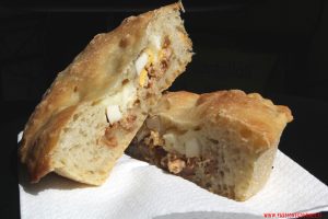 Pagnottiello ciccioli, uova, pepe e formaggio, Masardona, Napoli