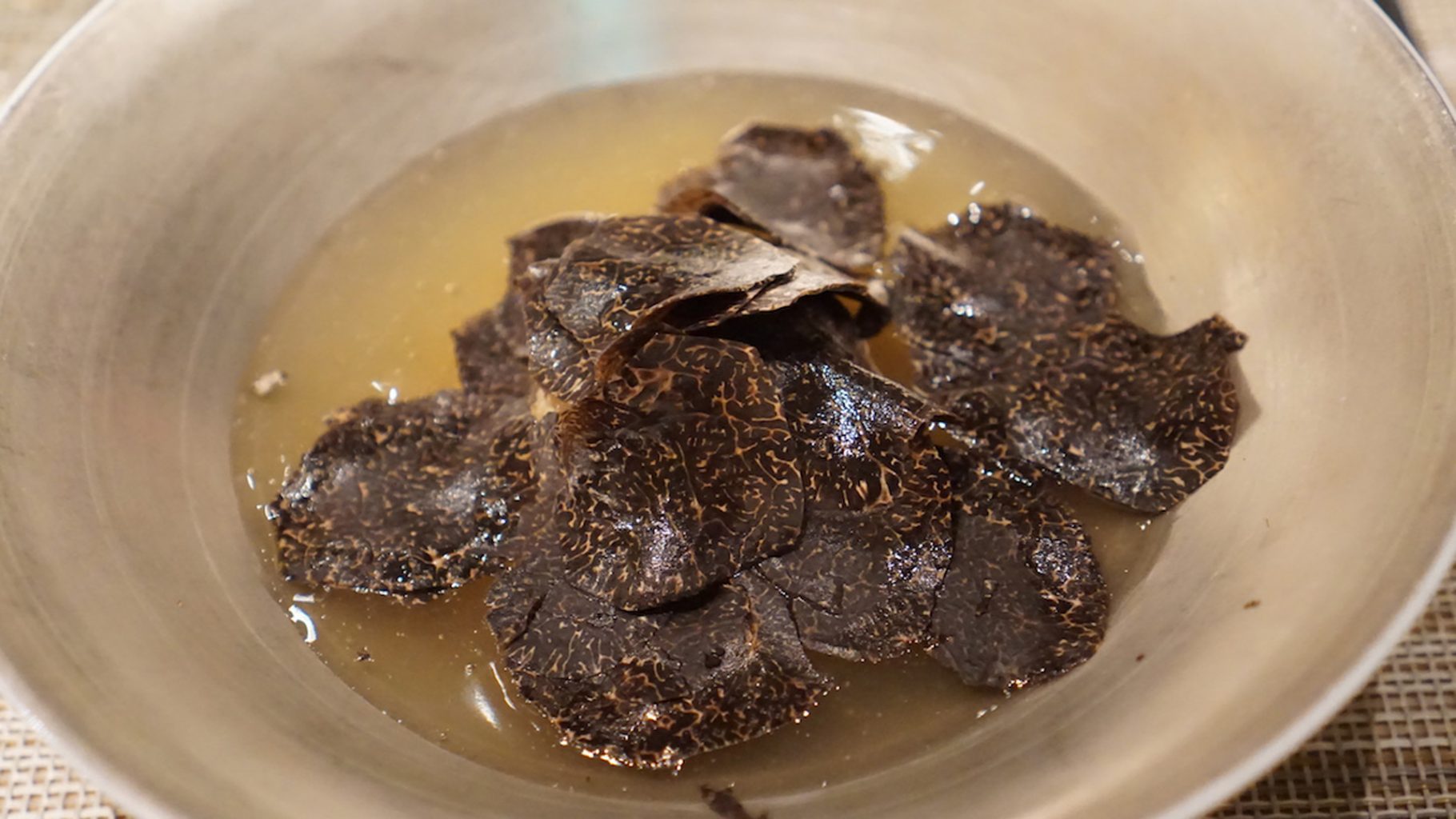 Sugalabo, radice di loto, brodo di pollo al ginger